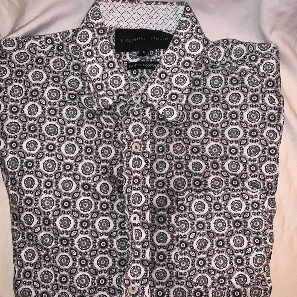 Signature Studio short sleeve button up